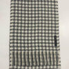 blanco & gris intermedio